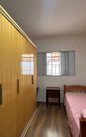 Casa à venda com 180m², 4 quartos e 2 vagas Casa à venda com 180m², 4 quartos e 2 vagasQuarto 1 - Casa 1