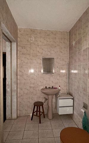 Casa à venda com 180m², 4 quartos e 2 vagas Casa à venda com 180m², 4 quartos e 2 vagasBanheiro 3 - Casa 2