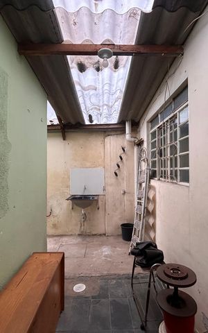 Casa à venda com 180m², 4 quartos e 2 vagas Casa à venda com 180m², 4 quartos e 2 vagasÁrea de Serviço - Casa 2