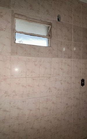 Casa à venda com 180m², 4 quartos e 2 vagas Casa à venda com 180m², 4 quartos e 2 vagasBanheiro 3 - Casa 2