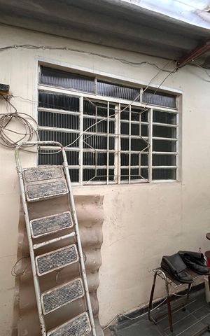 Casa à venda com 180m², 4 quartos e 2 vagas Casa à venda com 180m², 4 quartos e 2 vagasÁrea de Serviço - Casa 2