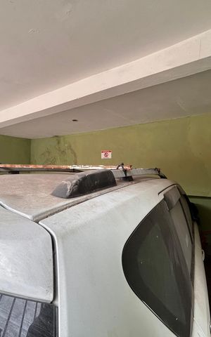 Casa à venda com 180m², 4 quartos e 2 vagas Casa à venda com 180m², 4 quartos e 2 vagasGaragem