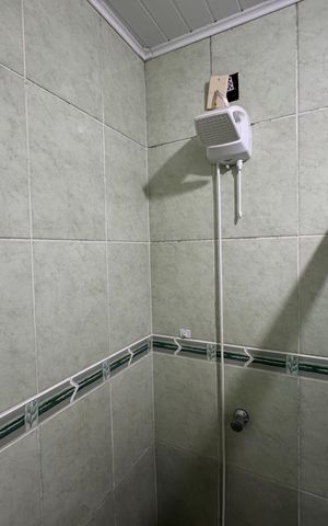Casa à venda com 78m², 2 quartos e 2 vagas Casa à venda com 78m², 2 quartos e 2 vagasBanheiro