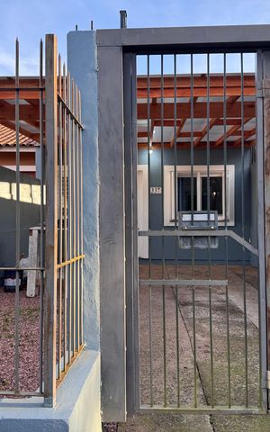 Casa à venda com 78m², 2 quartos e 2 vagas Casa à venda com 78m², 2 quartos e 2 vagasPlaquinha