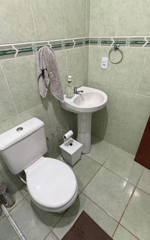 Casa à venda com 78m², 2 quartos e 2 vagas Casa à venda com 78m², 2 quartos e 2 vagasBanheiro