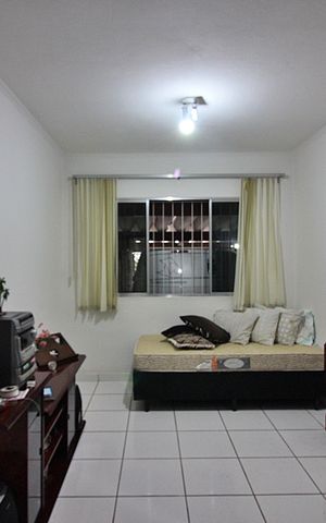 Casa à venda com 83m², 2 quartos e 2 vagasSala