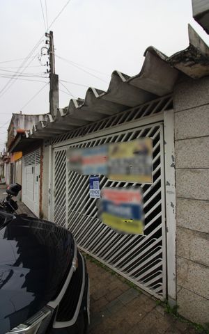 Casa à venda com 83m², 2 quartos e 2 vagasFachada