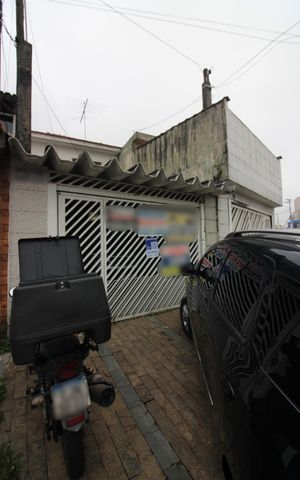 Casa à venda com 83m², 2 quartos e 2 vagasFachada