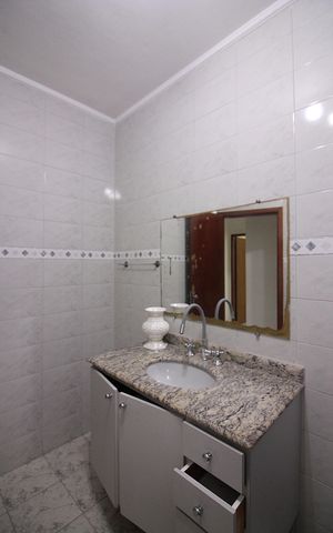 Casa à venda com 83m², 2 quartos e 2 vagasBanheiro Social