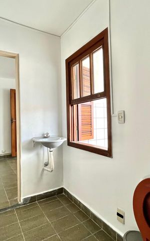 Casa para alugar com 189m², 2 quartos e 2 vagas Casa para alugar com 189m², 2 quartos e 2 vagasBanheiro da Edícula