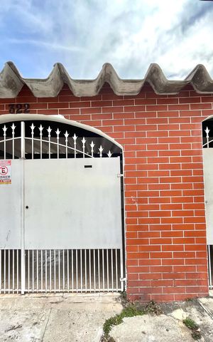 Casa para alugar com 189m², 2 quartos e 2 vagas Casa para alugar com 189m², 2 quartos e 2 vagasFachada
