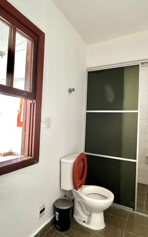 Casa para alugar com 189m², 2 quartos e 2 vagas Casa para alugar com 189m², 2 quartos e 2 vagasBanheiro da Edícula