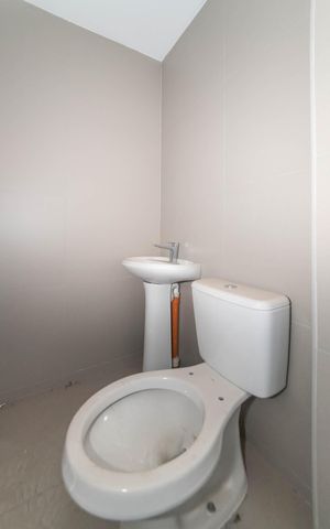 Apartamento à venda com 289m², 4 quartos e 4 vagasBanheiro de Serviço