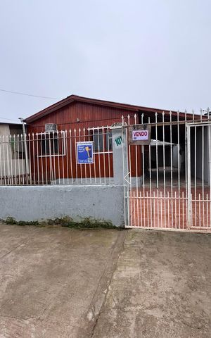 Casa à venda com 80m², 2 quartos e 3 vagas Casa à venda com 80m², 2 quartos e 3 vagasFachada