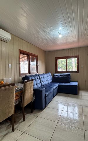 Casa à venda com 80m², 2 quartos e 3 vagas Casa à venda com 80m², 2 quartos e 3 vagasSala