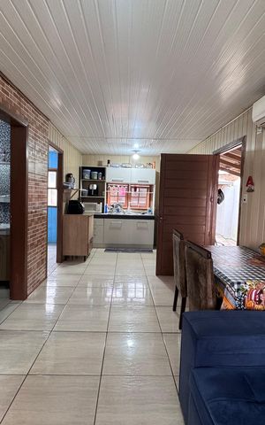 Casa à venda com 80m², 2 quartos e 3 vagas Casa à venda com 80m², 2 quartos e 3 vagasSala