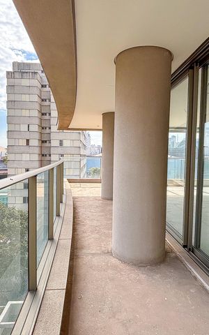 Apartamento à venda com 632m², 4 quartos e 7 vagas Apartamento à venda com 632m², 4 quartos e 7 vagasVaranda