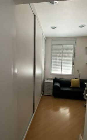 Apartamento à venda com 280m², 4 quartos e 2 vagas Apartamento à venda com 280m², 4 quartos e 2 vagasEscritório