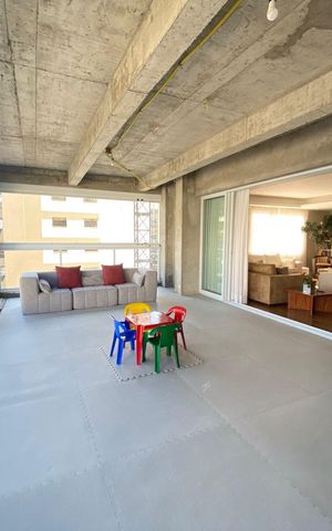 Apartamento à venda com 280m², 4 quartos e 2 vagas Apartamento à venda com 280m², 4 quartos e 2 vagasVaranda da Sala