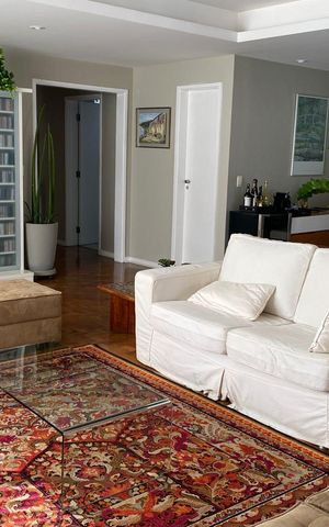 Apartamento à venda com 280m², 4 quartos e 2 vagas Apartamento à venda com 280m², 4 quartos e 2 vagasSala