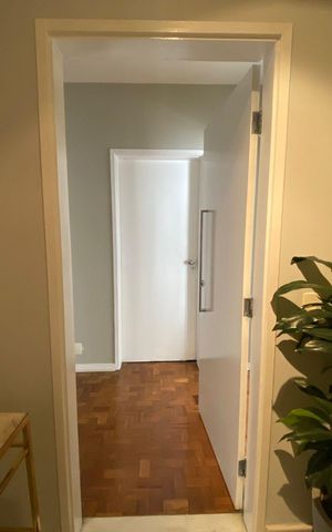 Apartamento à venda com 280m², 4 quartos e 2 vagas Apartamento à venda com 280m², 4 quartos e 2 vagasHall de Entrada
