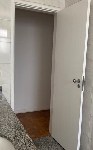 Apartamento à venda com 280m², 4 quartos e 2 vagas Apartamento à venda com 280m², 4 quartos e 2 vagasBanheiro Social