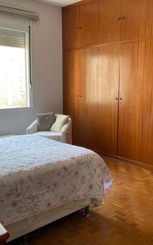 Apartamento à venda com 280m², 4 quartos e 2 vagas Apartamento à venda com 280m², 4 quartos e 2 vagasSuíte