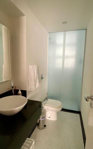 Apartamento à venda com 280m², 4 quartos e 2 vagas Apartamento à venda com 280m², 4 quartos e 2 vagasLavabo