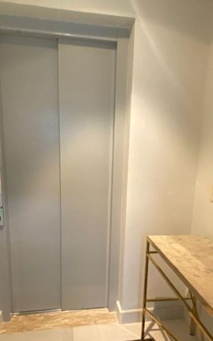 Apartamento à venda com 280m², 4 quartos e 2 vagas Apartamento à venda com 280m², 4 quartos e 2 vagasHall de Entrada