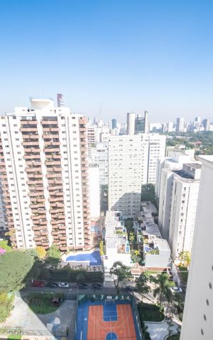 Apartamento à venda com 142m², 3 quartos e 2 vagasVaranda - Vista