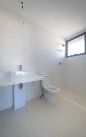 Apartamento à venda com 142m², 3 quartos e 2 vagasBanheiro da Suíte 2