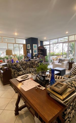 Apartamento à venda com 647m², 6 quartos e 3 vagas Apartamento à venda com 647m², 6 quartos e 3 vagasEscritório