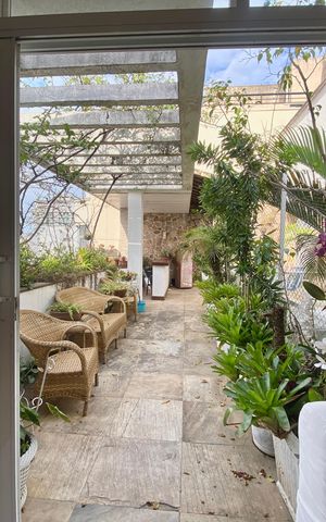 Apartamento à venda com 647m², 6 quartos e 3 vagas Apartamento à venda com 647m², 6 quartos e 3 vagasÁrea Externa