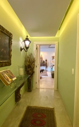 Apartamento à venda com 647m², 6 quartos e 3 vagas Apartamento à venda com 647m², 6 quartos e 3 vagasHall de entrada