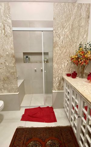 Apartamento à venda com 647m², 6 quartos e 3 vagas Apartamento à venda com 647m², 6 quartos e 3 vagasBanheiro social 3