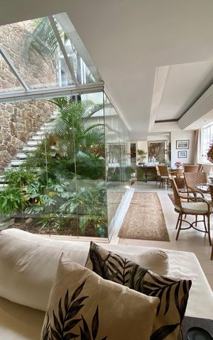 Apartamento à venda com 647m², 6 quartos e 3 vagas Apartamento à venda com 647m², 6 quartos e 3 vagasSala