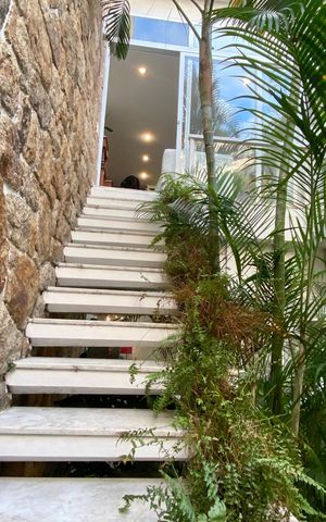 Apartamento à venda com 647m², 6 quartos e 3 vagas Apartamento à venda com 647m², 6 quartos e 3 vagasEscada sala
