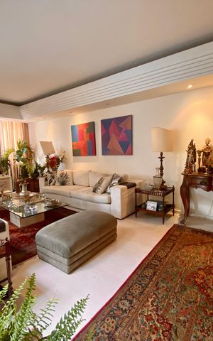 Apartamento à venda com 647m², 6 quartos e 3 vagas Apartamento à venda com 647m², 6 quartos e 3 vagasSala