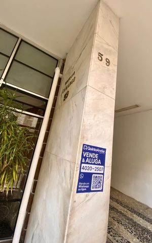 Apartamento à venda com 647m², 6 quartos e 3 vagas Apartamento à venda com 647m², 6 quartos e 3 vagasPlaca