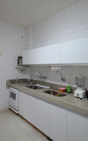 Apartamento à venda com 200m², 4 quartos e 2 vagasCozinha
