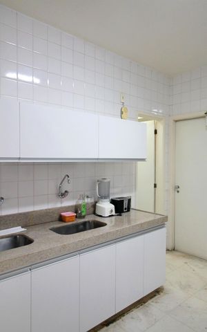 Apartamento à venda com 200m², 4 quartos e 2 vagasCozinha