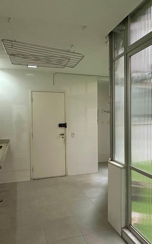 Apartamento à venda com 267m², 4 quartos e 1 vaga Apartamento à venda com 267m², 4 quartos e 1 vagaÁrea de Serviço