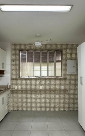 Apartamento à venda com 267m², 4 quartos e 1 vaga Apartamento à venda com 267m², 4 quartos e 1 vagaCozinha