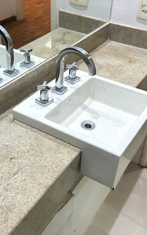 Apartamento à venda com 267m², 4 quartos e 1 vaga Apartamento à venda com 267m², 4 quartos e 1 vagaBanheiro Social 2