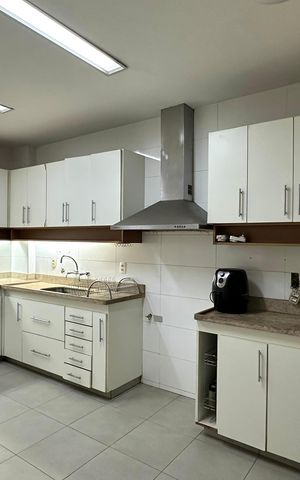 Apartamento à venda com 267m², 4 quartos e 1 vaga Apartamento à venda com 267m², 4 quartos e 1 vagaCozinha