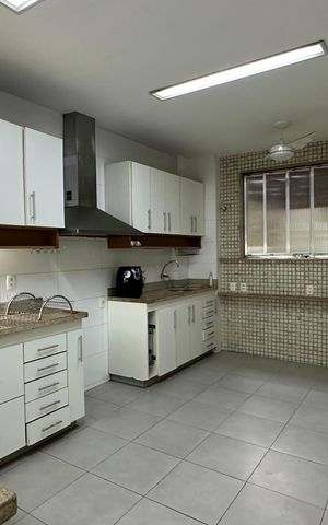 Apartamento à venda com 267m², 4 quartos e 1 vaga Apartamento à venda com 267m², 4 quartos e 1 vagaCozinha
