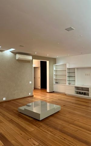Apartamento à venda com 267m², 4 quartos e 1 vaga Apartamento à venda com 267m², 4 quartos e 1 vagaSala