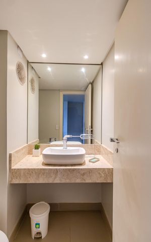 Apartamento à venda com 165m², 4 quartos e 2 vagas Apartamento à venda com 165m², 4 quartos e 2 vagasLavabo