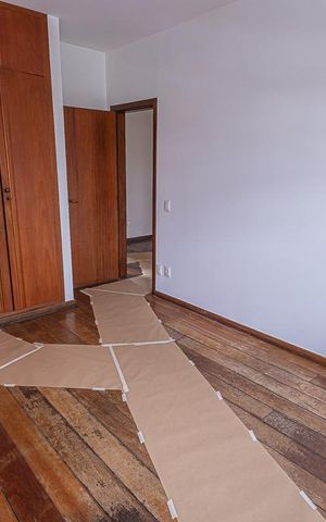 Casa à venda com 300m², 6 quartos e 4 vagas Casa à venda com 300m², 6 quartos e 4 vagasQuarto 4