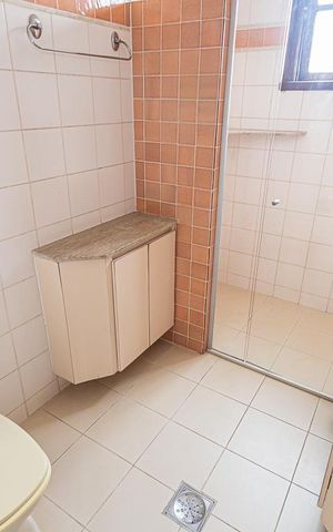 Casa à venda com 300m², 6 quartos e 4 vagas Casa à venda com 300m², 6 quartos e 4 vagasSuíte Banheiro